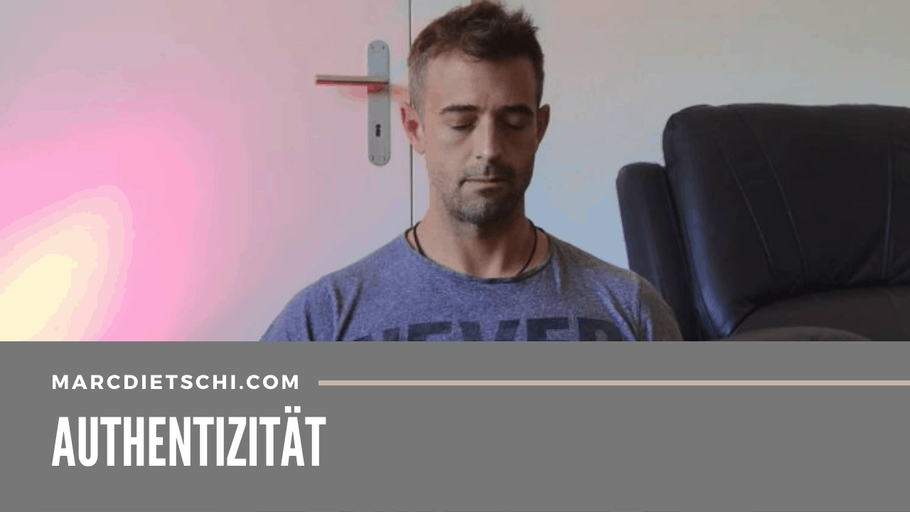 Marc Dietschi authentisch in Meditation zuhause.